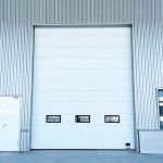 Industrial lift door